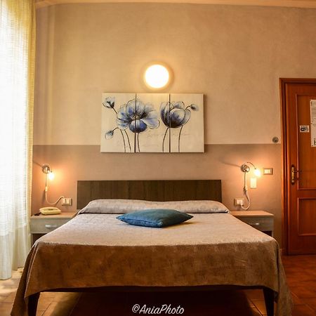 Albergo Florida Таджа Экстерьер фото