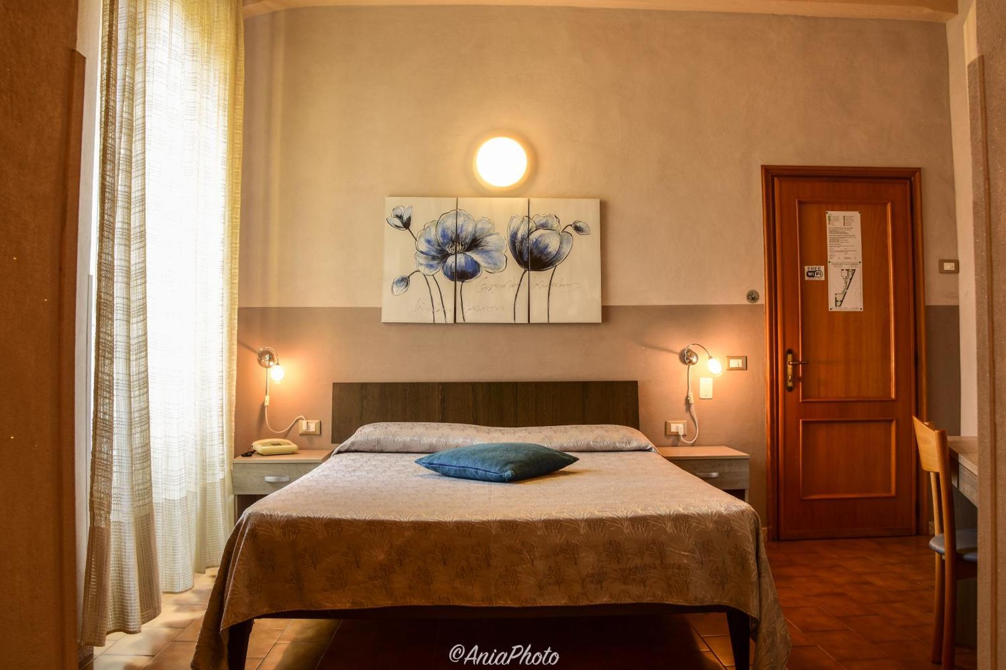 Albergo Florida Таджа Экстерьер фото