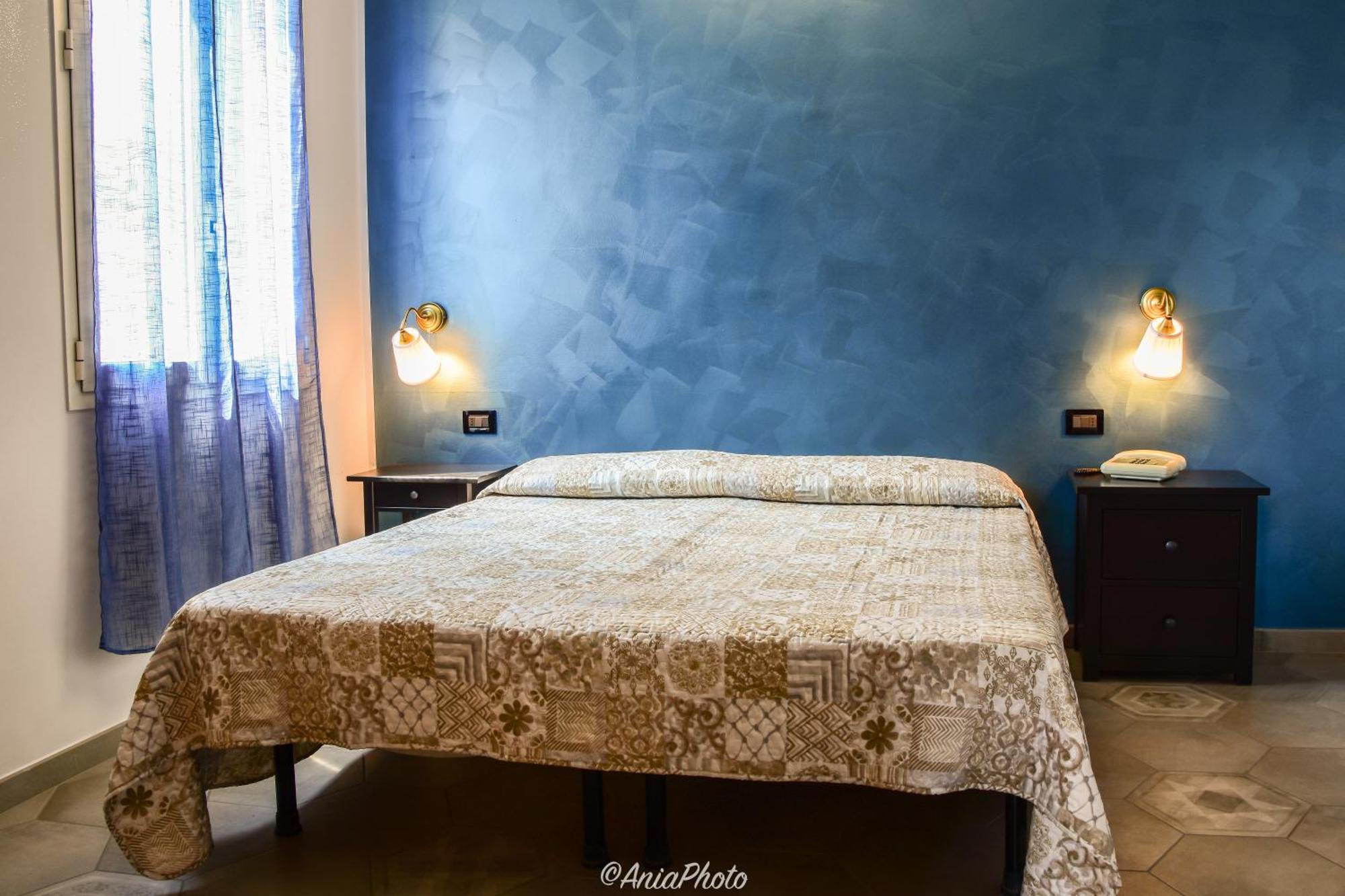 Albergo Florida Таджа Экстерьер фото